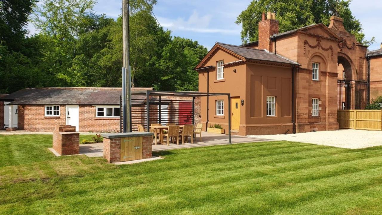 Oulton Park Lodge Little Budworth Exterior foto